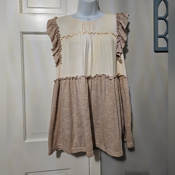 POL Tops - POL Tan and Cream Ruffled Flutter Sleeve Blouse